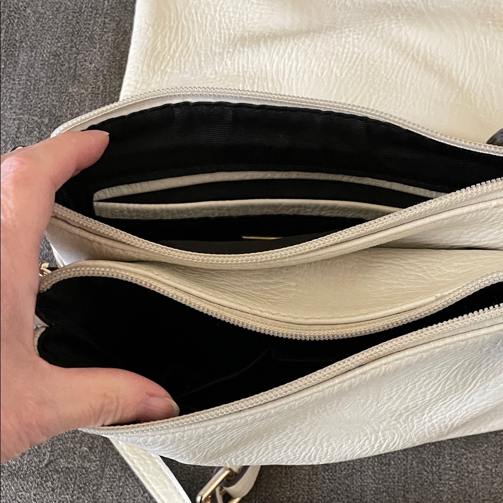 Street Level White Woven Crossbody Bag - Picture 4 of 6